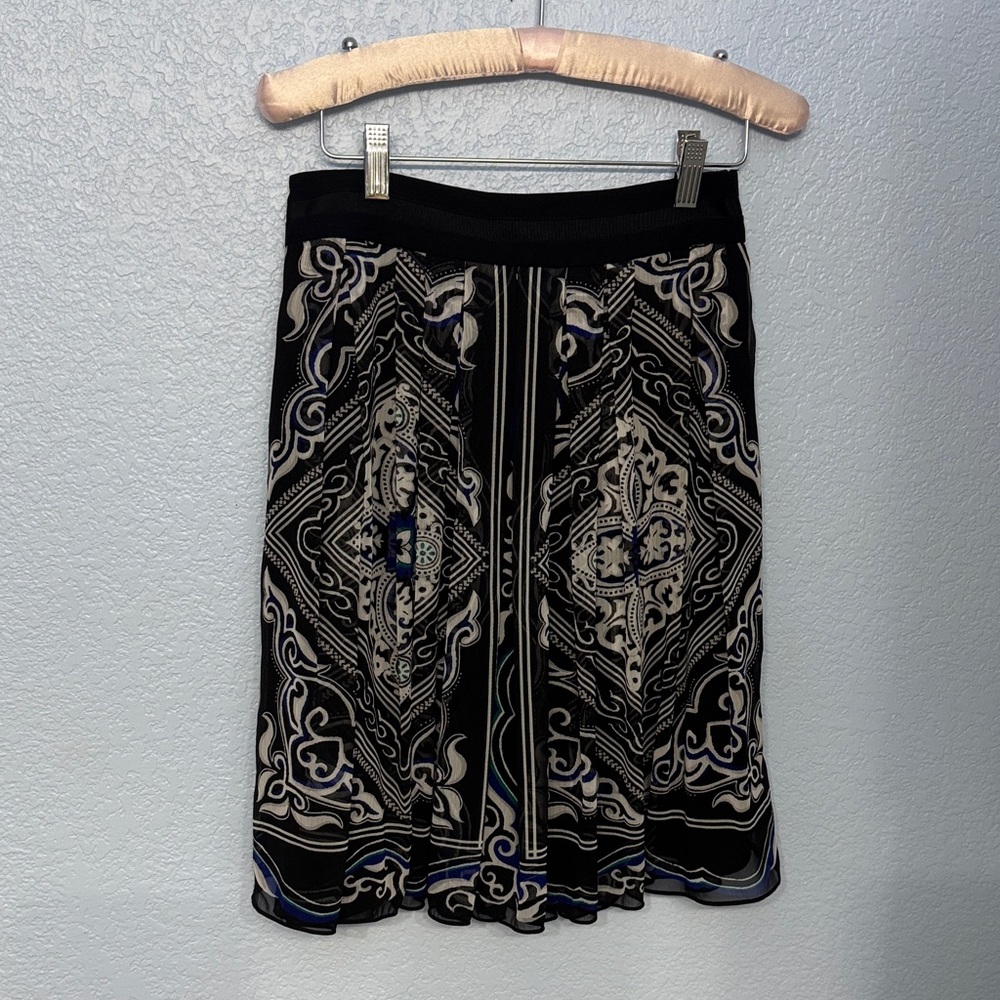 White House Black Market Boho Black and White Paisley Skirt Size 0